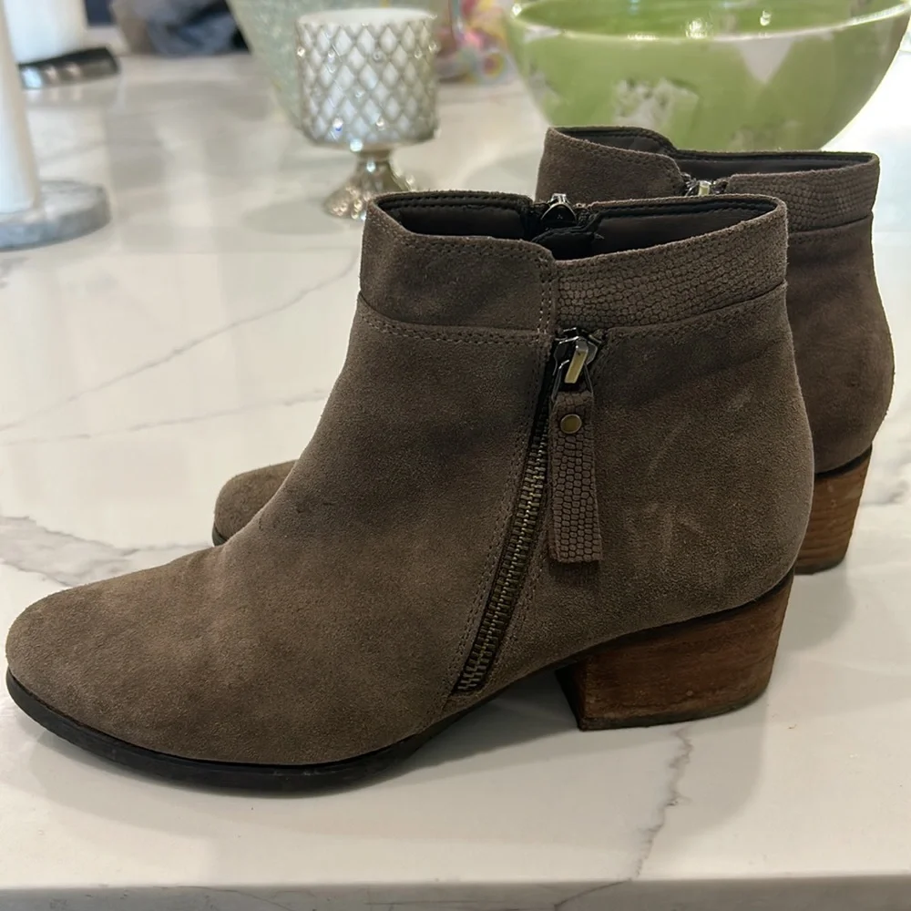 Blondo Isaac Water Proof Dark Taupe Ankle Boots Sizec‎ 71/2 M
